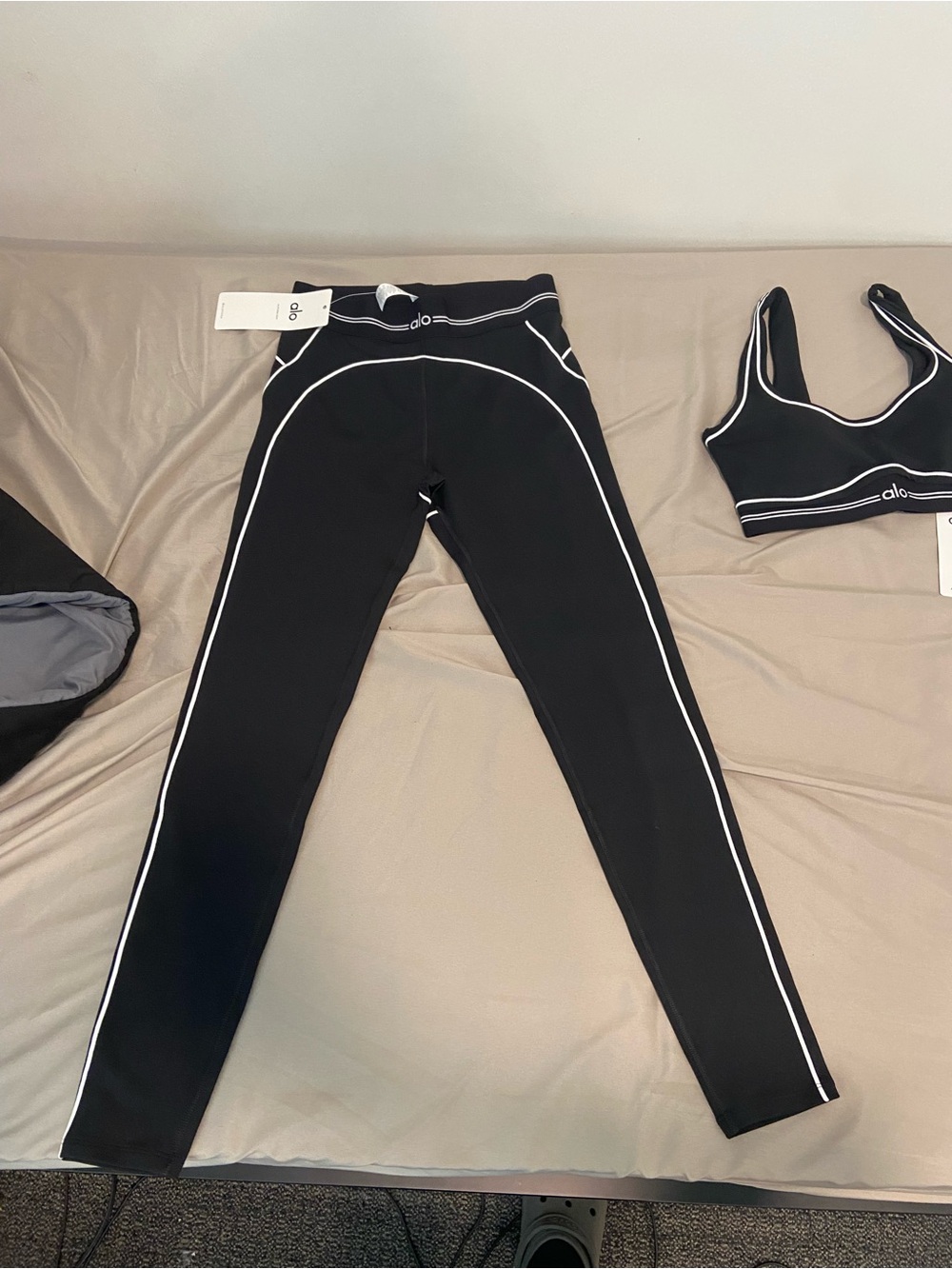 ALO Yoga Black Legging and Sports Bra Set with White Piping - Picture 2 of 3